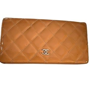 Chanel wallet
